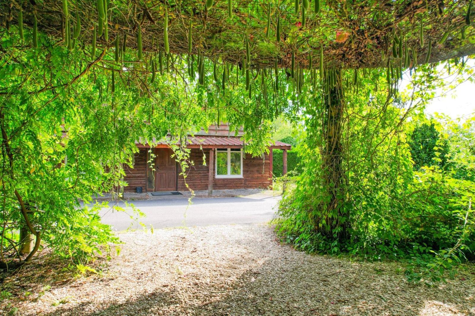 Les Cabanes Parisiennes - Chalets 1H30 From Paris - 62P Sainte-Geneviève-des-Bois Екстериор снимка